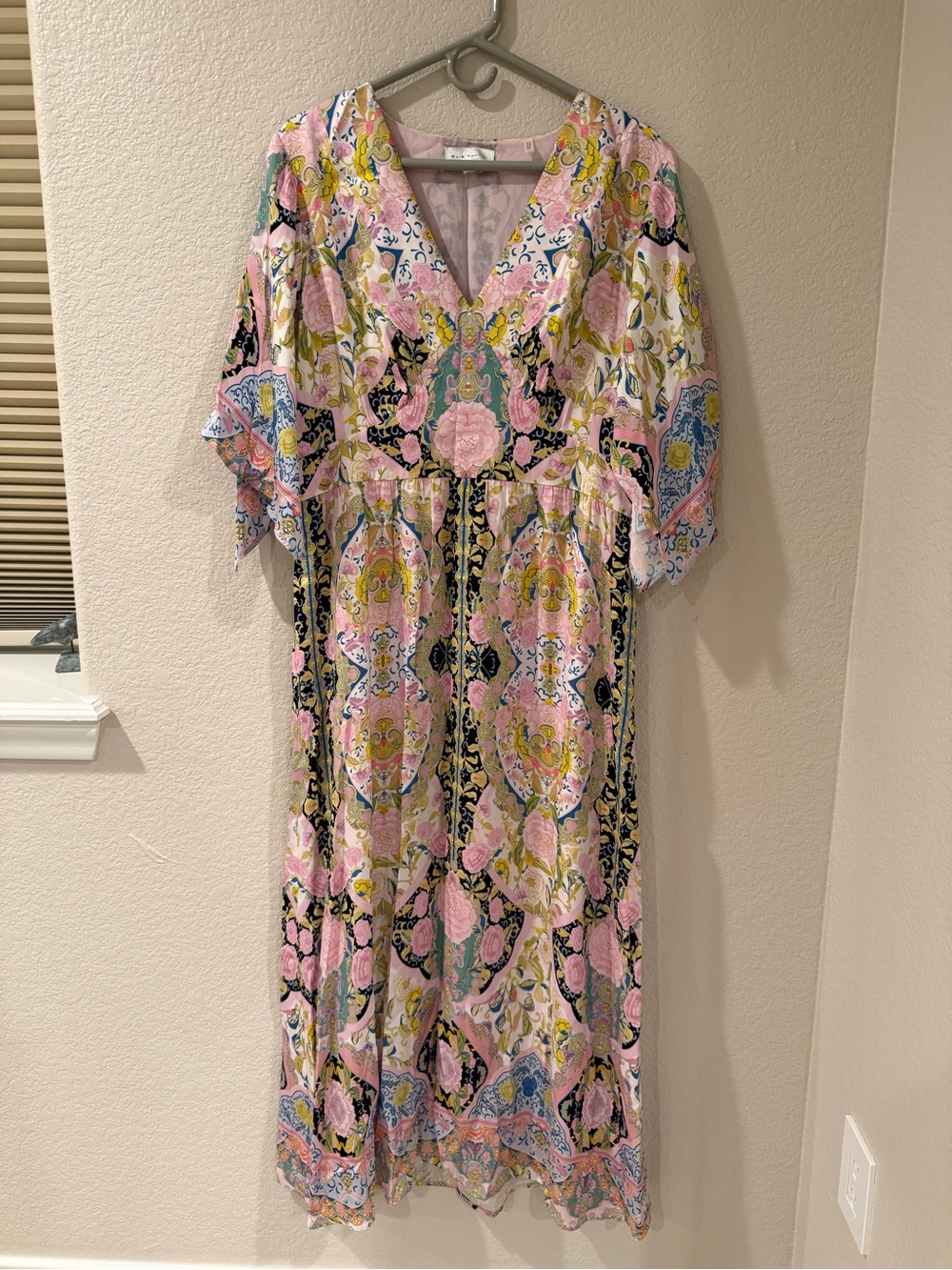 Elie Tahari Pink Floral V-Neck Maxi Dress with Black and Pink Accents